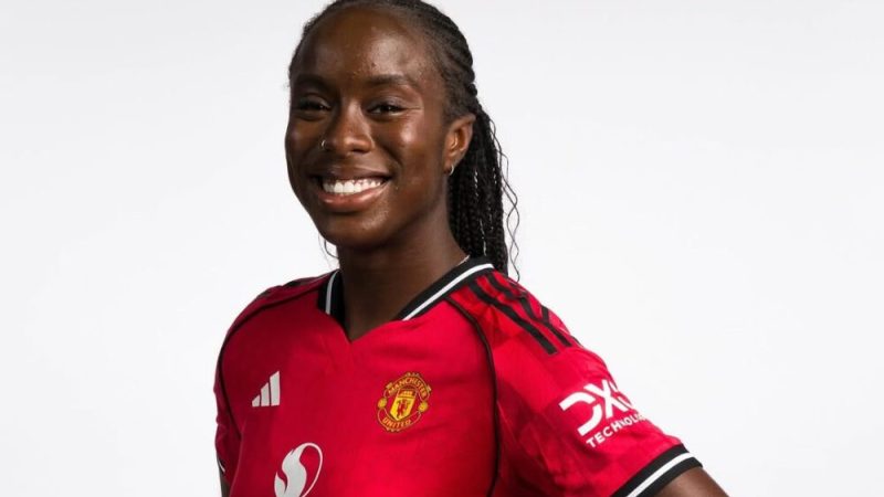 Simi Awujo: The Manchester United & WSL Midfielder Coding Her Own Future