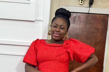 Woman faces backlash for contributing 70% financial support to her husband, handling 80% chores