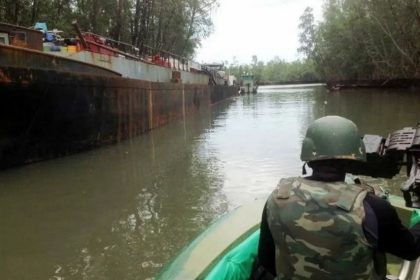 Nigerian Navy intercepts boat with 100,000 litres of stolen crude oil in Ondo 
