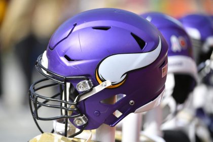 Vikings Re-Sign Familiar QB