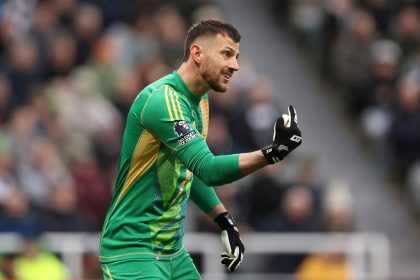 Eddie Howe explains Martin Dubravka position