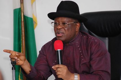 Umahi slams contractor over abandoned Abuja-Minna road project