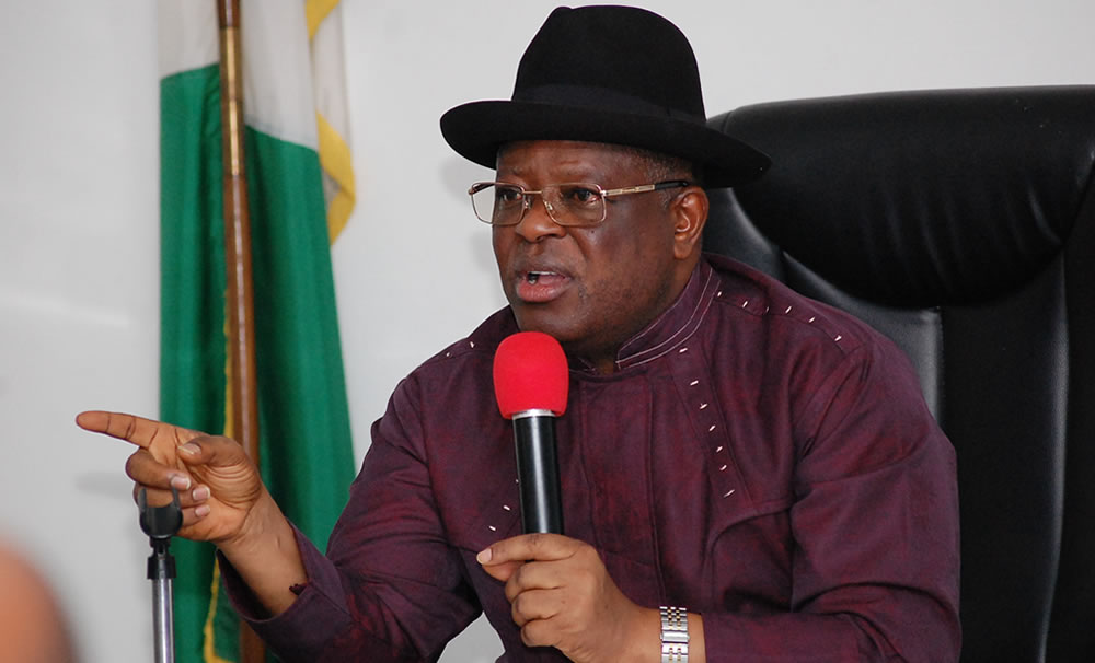 Umahi slams contractor over abandoned Abuja-Minna road project