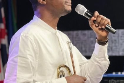 We Come Before Your Presence Lyrics by Nathaniel Bassey