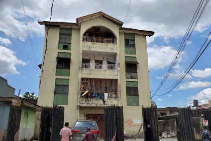 Lagos govt evacuates occupants from distressed buildings in Surulere and Apapa 