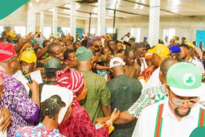 Political tsunami as 8,000 defectors join APC in popular Nigerian state, see details