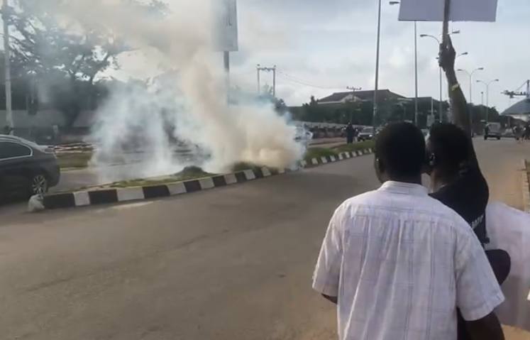 Scores injured as police disperse Rivers LG workers with teargas