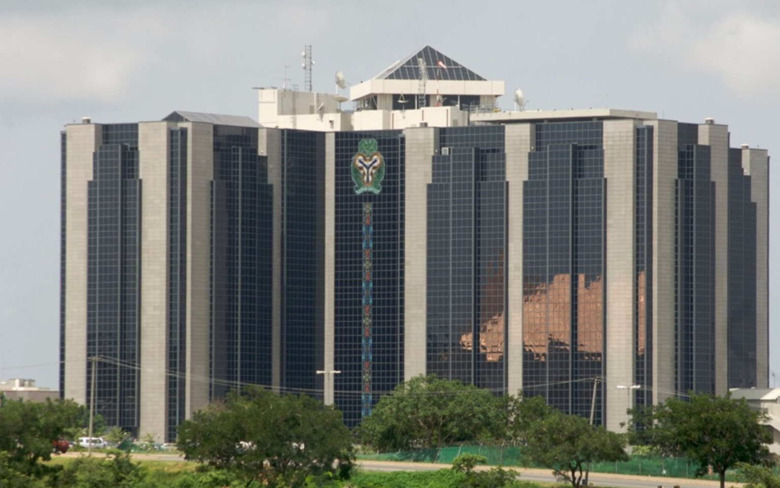 76% of Nigerians call for lower Interest Rates amid economic pressures, says CBN Survey 