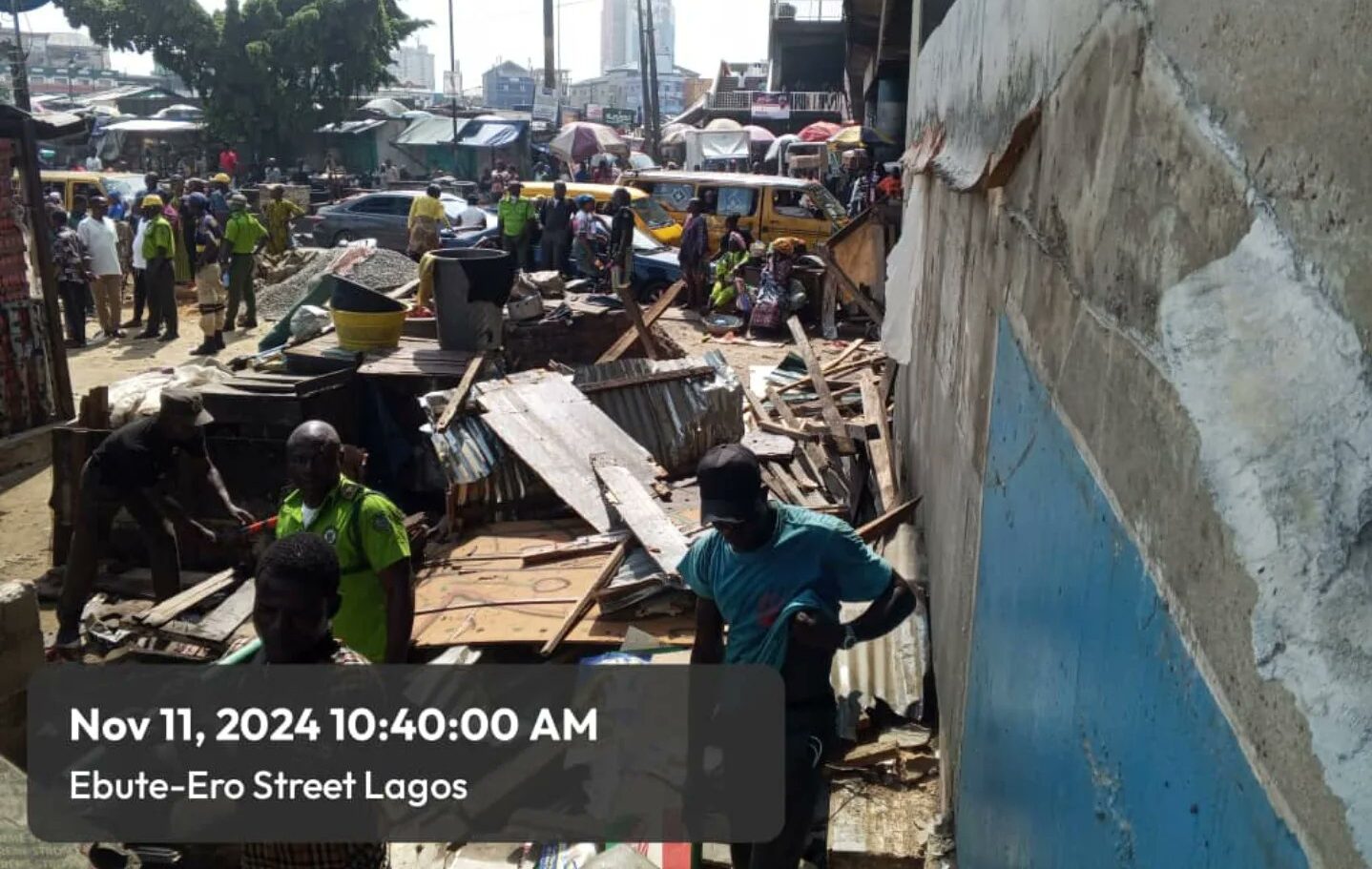 Lagos govt removes 54 illegal shanties, dislodges 84 occupants beneath Eko Bridge 