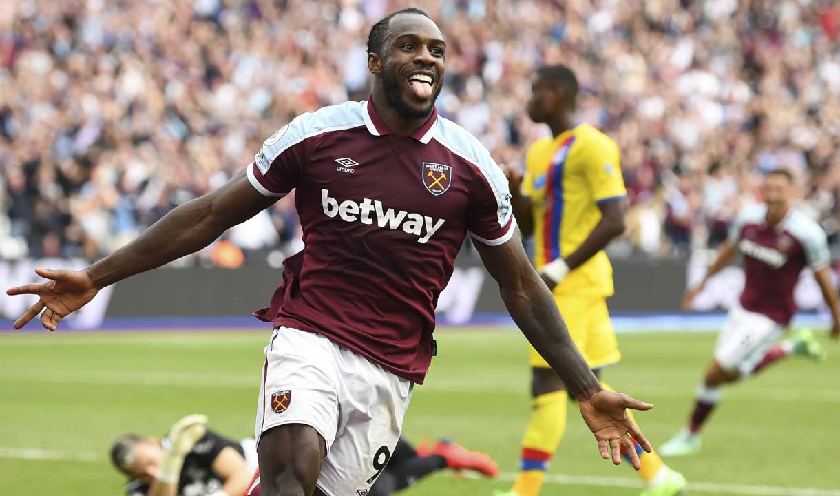 West Ham striker Michail Antonio involved in a car accident