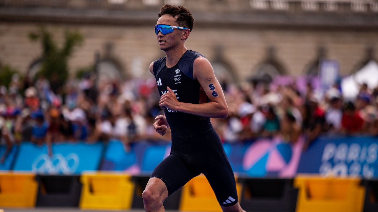 Olympic triathlon champion Alex Yee returns to running roots as records are SMASHED in ‘world’s fastest 10k’