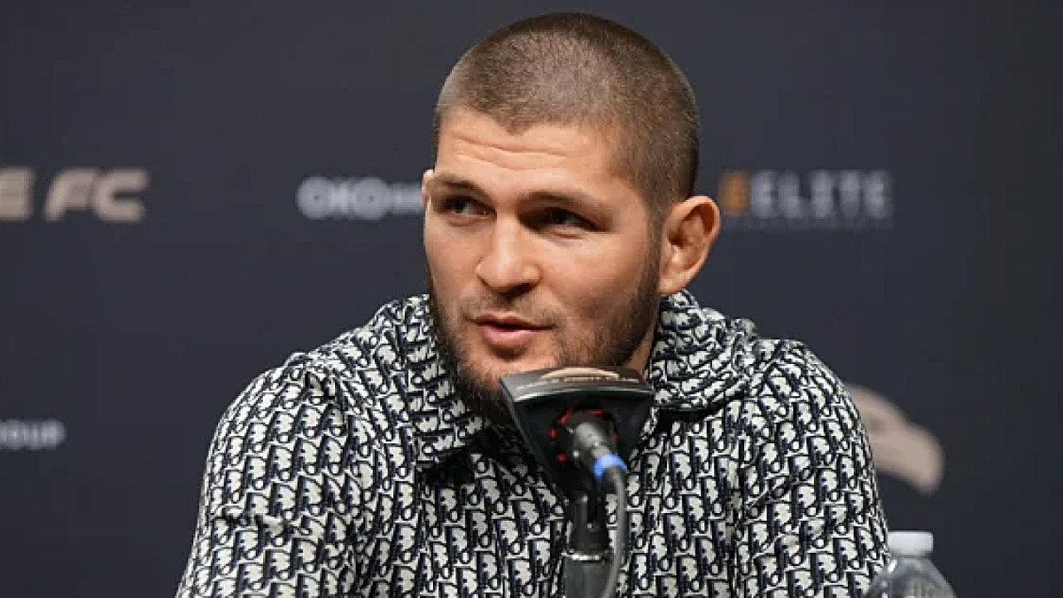 Khabib Nurmagomedov kicked off plane after dispute with flight crew