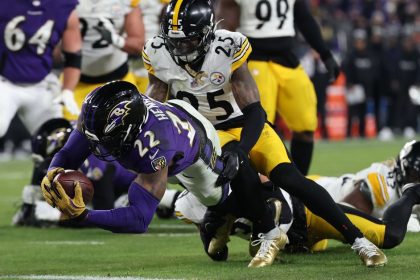 Who will the Baltimore Ravens play in the AFC Divisional Round?