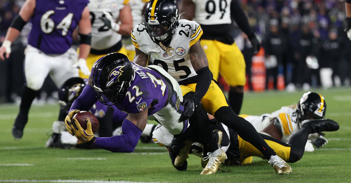 Who will the Baltimore Ravens play in the AFC Divisional Round?