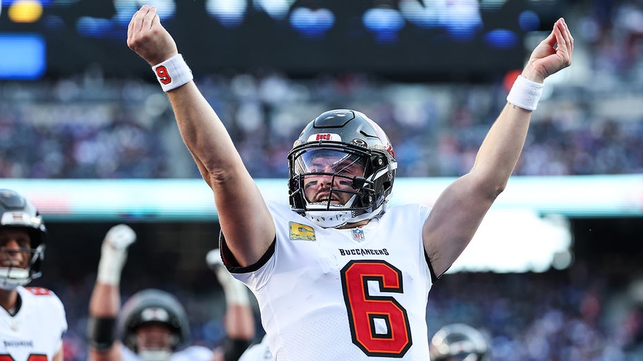 Baker Mayfield taunts Tommy DeVito, Buccaneers wallop Giants after Daniel Jones’ release