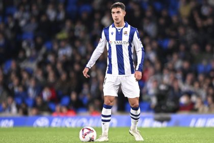 Martin Zubimendi says he will ‘handle’ talks over his future amid Manchester City links