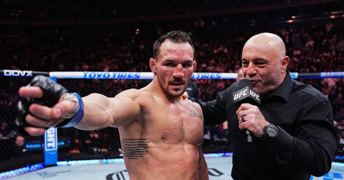 Michael Chandler slams airline for removing Khabib Nurmagomedov from flight