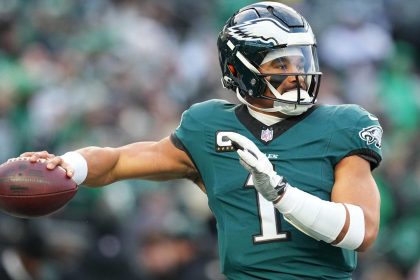 Jalen Hurts, Eagles Beat Packers, NFL Fans Praise Team Effort to Advance in Playoffs