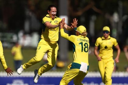 Australia ‘snatch victory’ as England collapse to 21-defeat