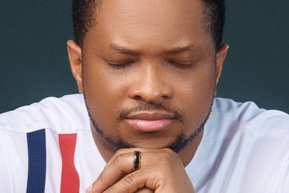 Favour (It Surround Me Like A Shield) Lyrics by Lawrence Oyor