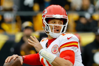 Chiefs’ Patrick Mahomes Flexes Super Bowl Rings in IG Profile Photo amid NFL Playoffs