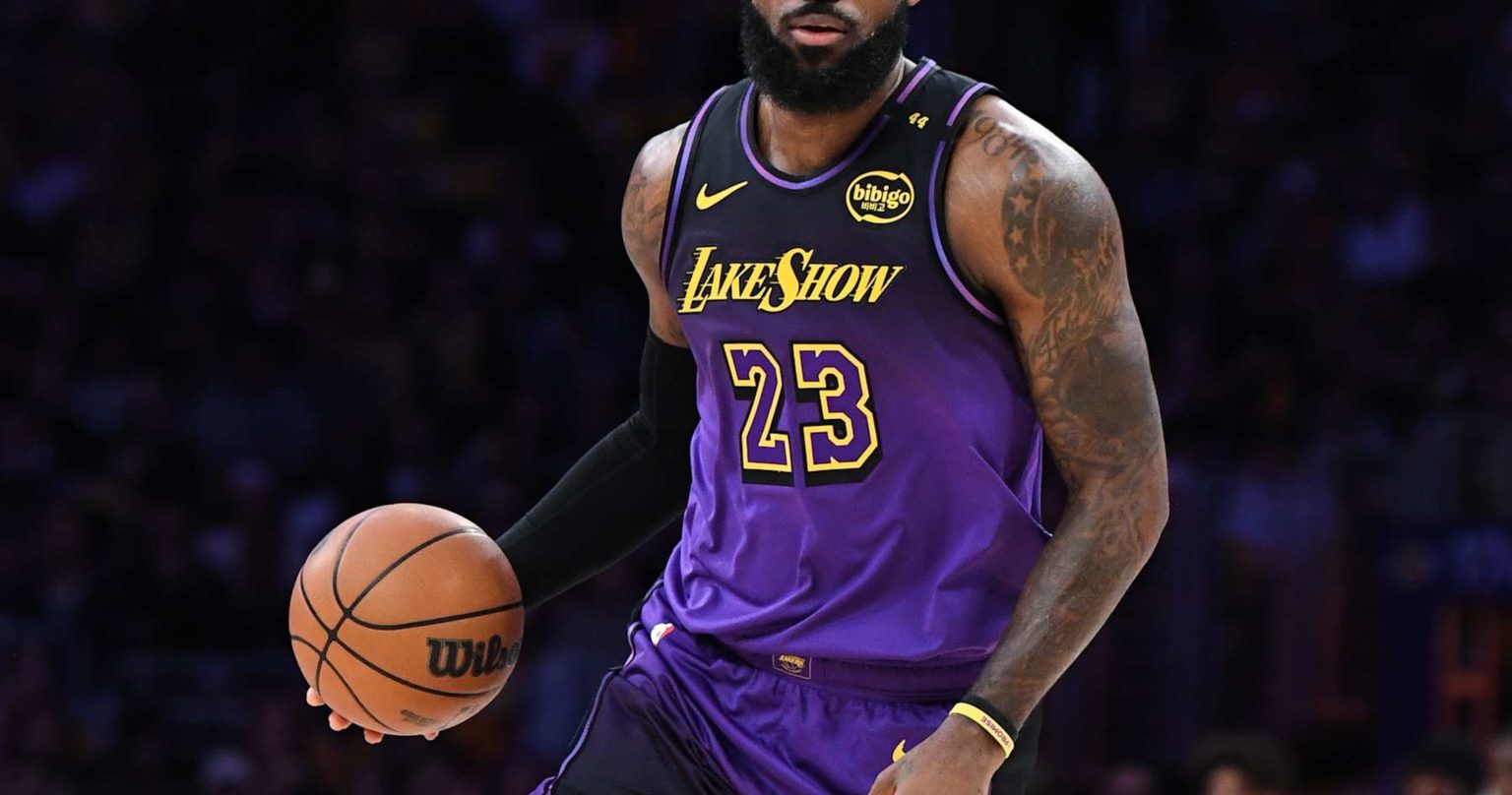LeBron James Names Rob Gronkowski, Randy Moss, Calvin Johnson as Best NFL Comparisons
