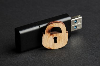 3 Ways To Password Protect Your USB Drive (And Why You Should)