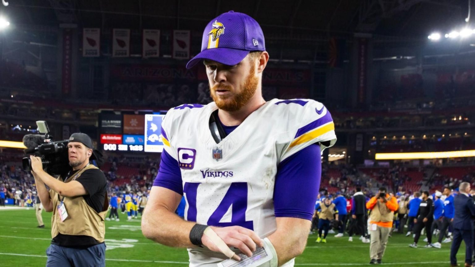 NFL Insider Dishes on Sam Darnold’s Free Agency Market, Vikings’ QB Plan After Late-Season Struggles