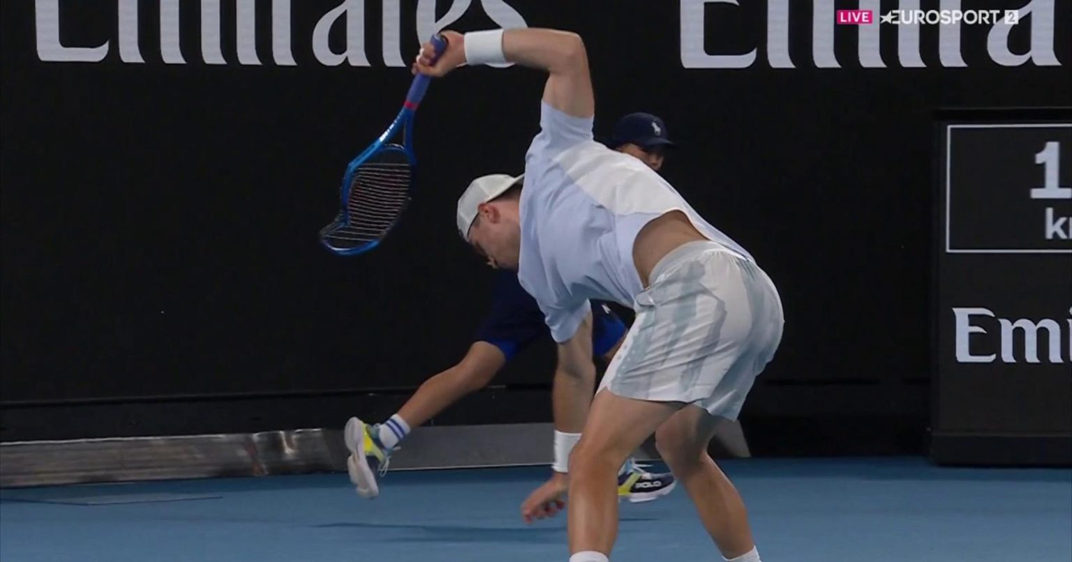 Draper ‘destroys’ racquet in show of frustration against Vukic