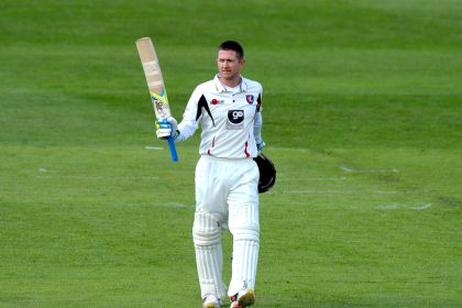 Denly dominates to boost Kent