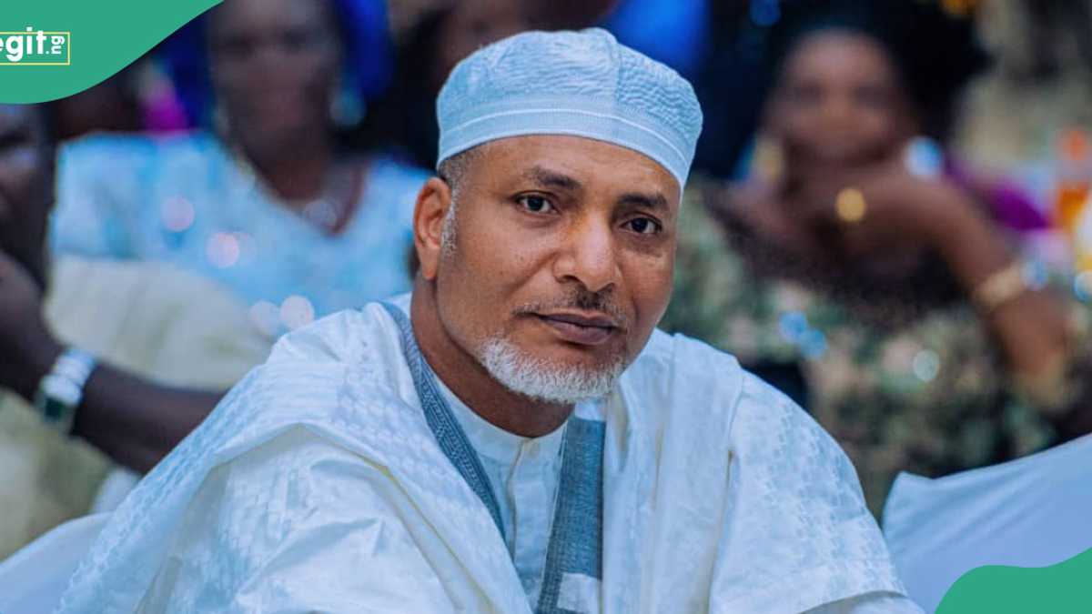 Powerful senator speaks on dumping APC in popular northern state