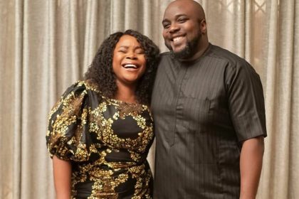 “10 Years of Love and Friendship” Omawumi Celebrates Wedding Anniversary with Oluwatosin