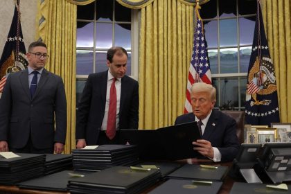 Trump pulls security clearance of 51 national security officials