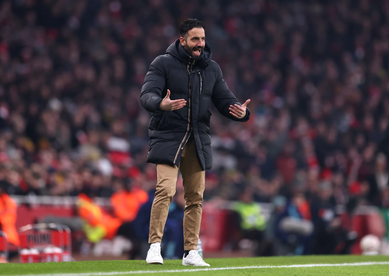 Manchester United reignite interest in £40m star, but it could mean replacing FA Cup hero: report