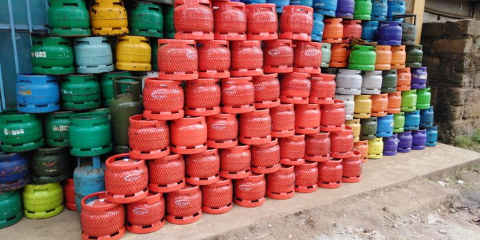 Govt Unveils Plan to Distribute Gas Cylinders to 210,000 Households