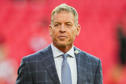 Troy Aikman rips officials for controversial penalty against Texans