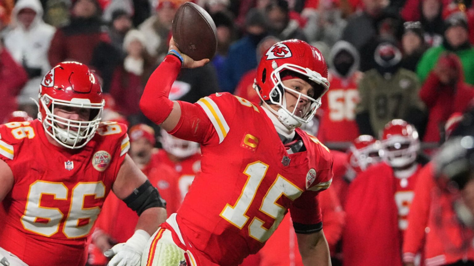 Watch: Patrick Mahomes rekindles playoff magic with ridiculous TD pass to Travis Kelce vs. Texans