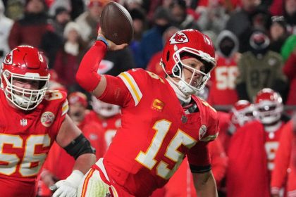 Watch: Patrick Mahomes rekindles playoff magic with ridiculous TD pass to Travis Kelce vs. Texans