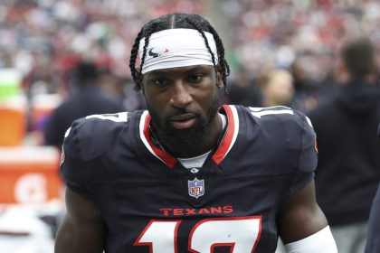 Texans special teams player has bizarre meltdown on opening kickoff