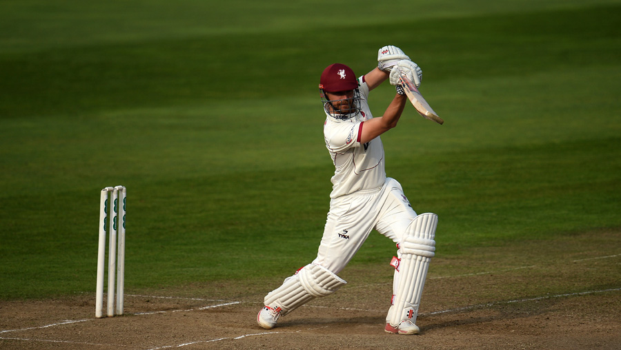 Hildreth digs in to help dig Somerset out of trouble