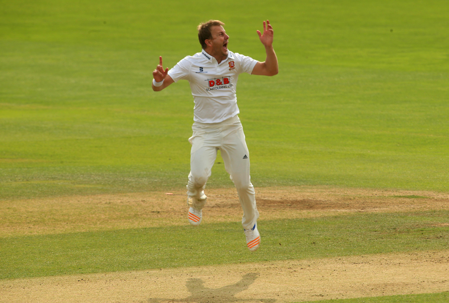 Essex close in on unbeaten record