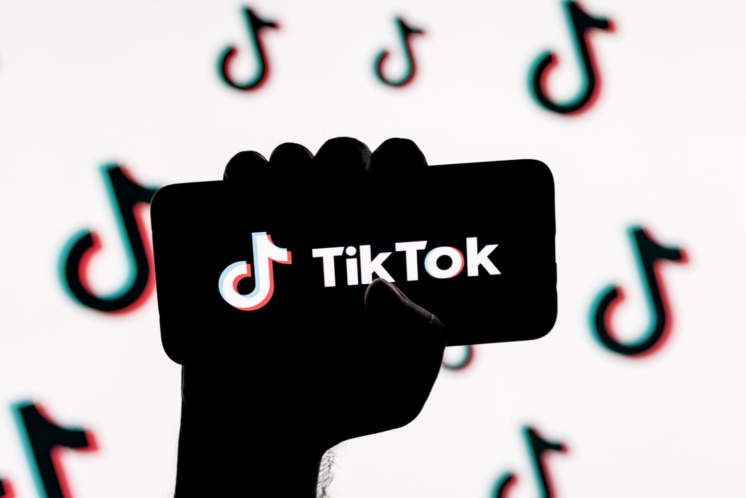 US senator Ed Markey proposes TikTok ban deadline extension bill while TikTok plans to shut down on Sunday