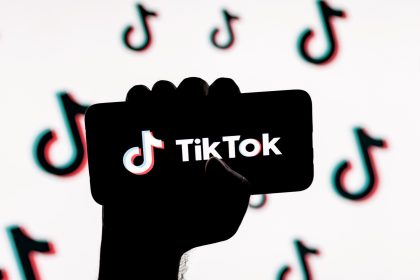 US senator Ed Markey proposes TikTok ban deadline extension bill while TikTok plans to shut down on Sunday