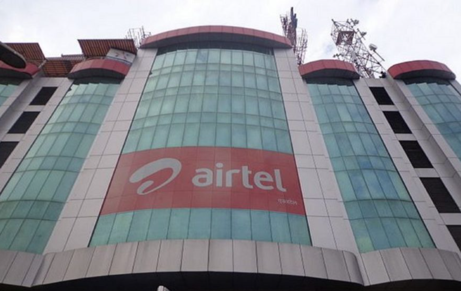 Telcos’ 50% tariff hike: A lifeline or a double-edged sword for Airtel investors? 