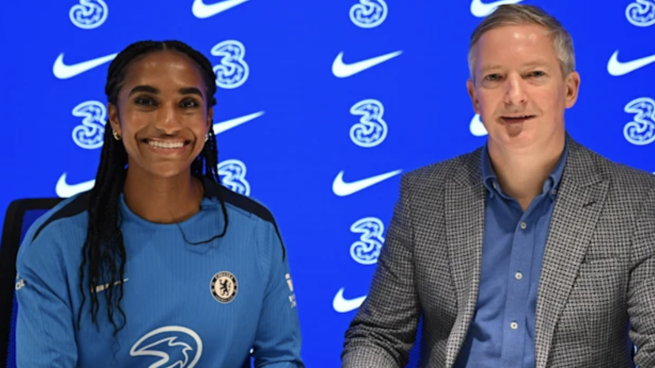 Naomi Girma joins WSL side Chelsea in permanent deal