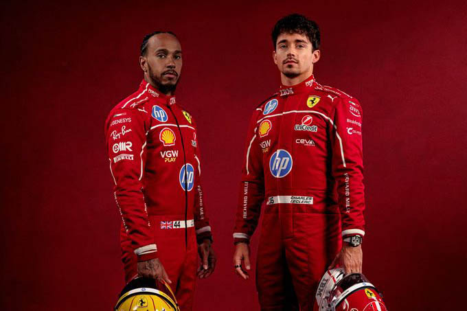 Ferrari dévoile les photos d’Hamilton et Leclerc en combinaison
