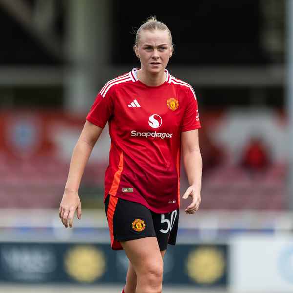 Amelia Oldroyd joins Burnley on loan