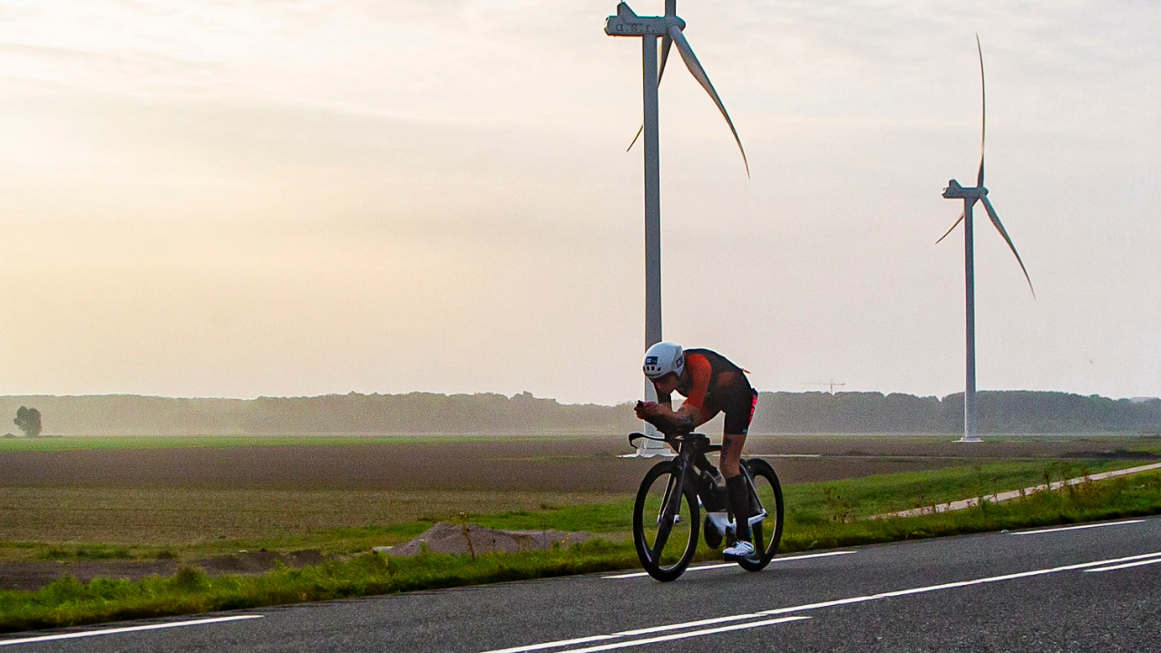 How to cycle in a head wind – tips for riding your bike in windy conditions