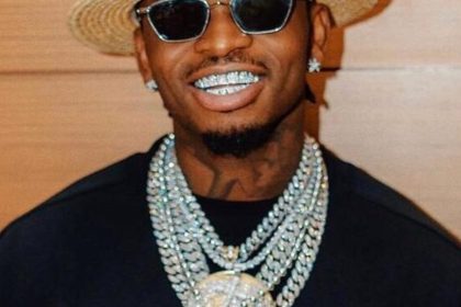 Nitafanyaje Lyrics by Diamond Platnumz