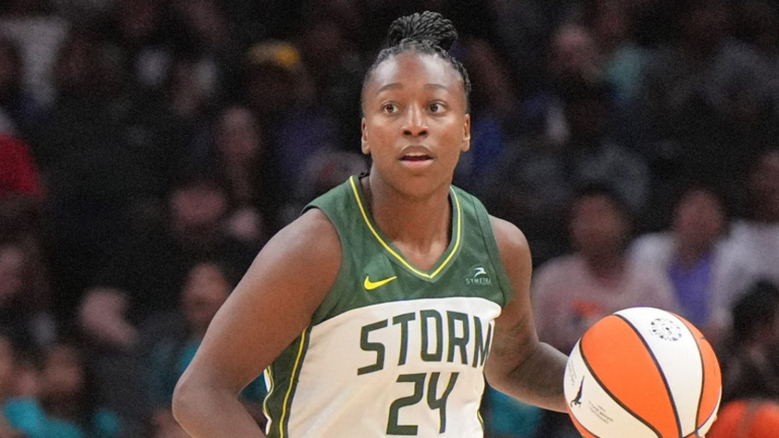 Report: Blockbuster three-team WNBA trade has Jewell Loyd, Kelsey Plum on move